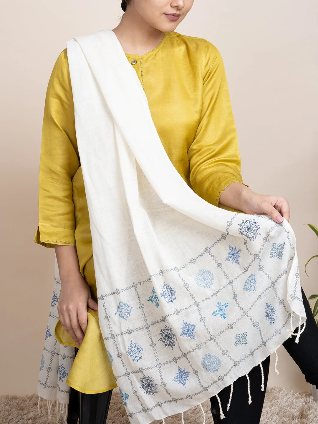 Embroidered Cotton Handloom Stole White