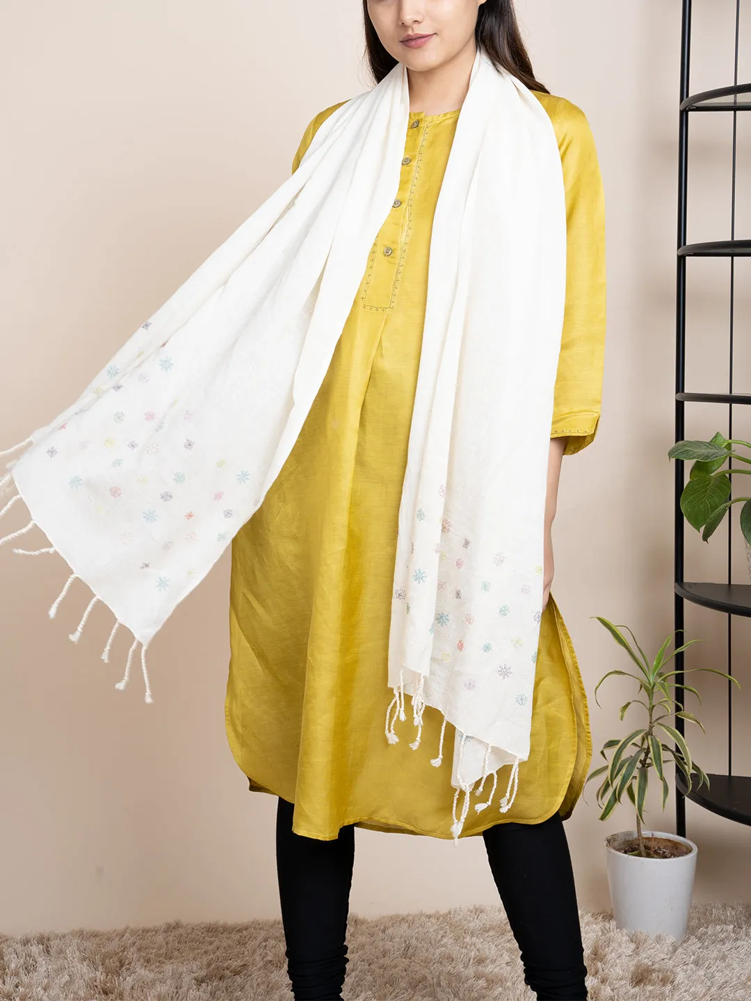 Kasuti Embroidered Cotton Handloom Stole White
