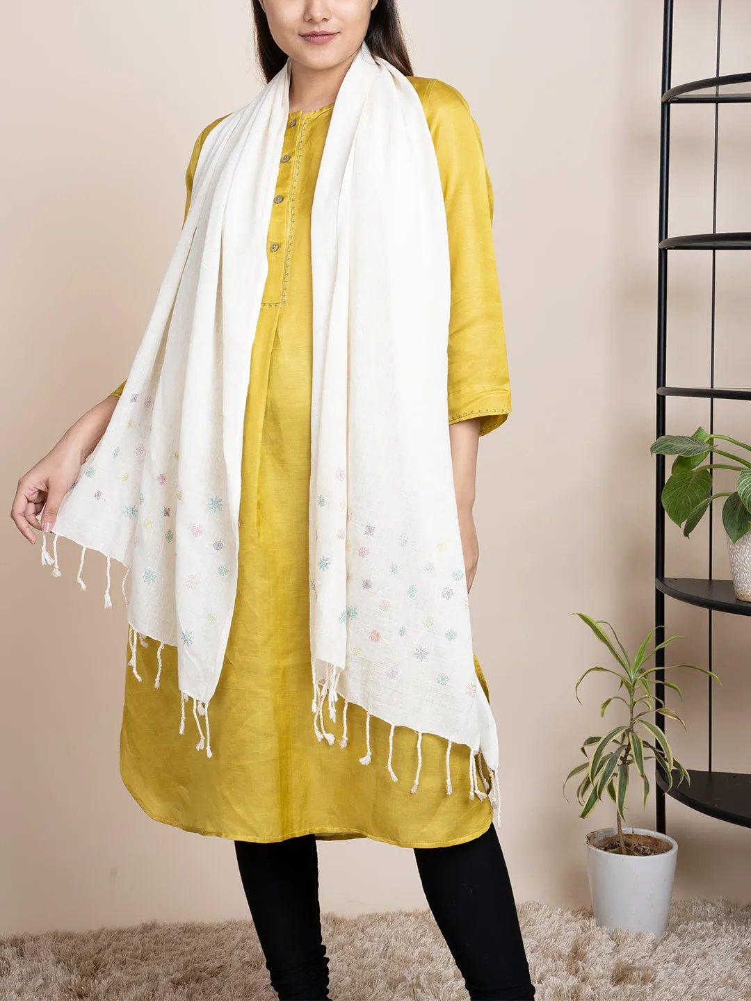 Kasuti Embroidered Cotton Handloom Stole White